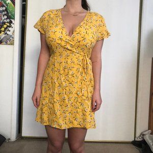 Casual Yellow Wrap Dress with Blue Flowers